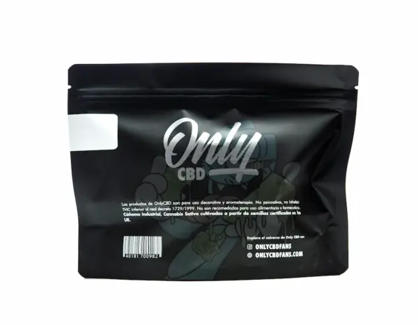 Experimenta una relajación sin igual con Blue Cheese. Esta excepcional variedad de CBD ofrece un aroma distintivo y propiedades excepcionales. Sumérgete en una sensación de calma profunda y disfruta de la serenidad que te brinda Blue Cheese. ¡Descubre un nuevo nivel de bienestar hoy mismo con Blue Cheese!